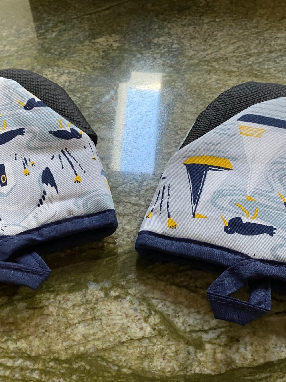 ULSTER WEAVERS microwave pot holders